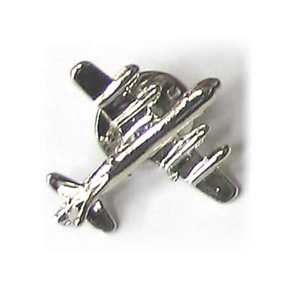 Pin de avión plateado